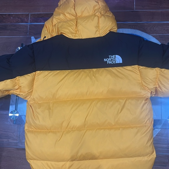 Yellow and Black North Face Men’s HMLYN Down Parka - Picture 3 of 4